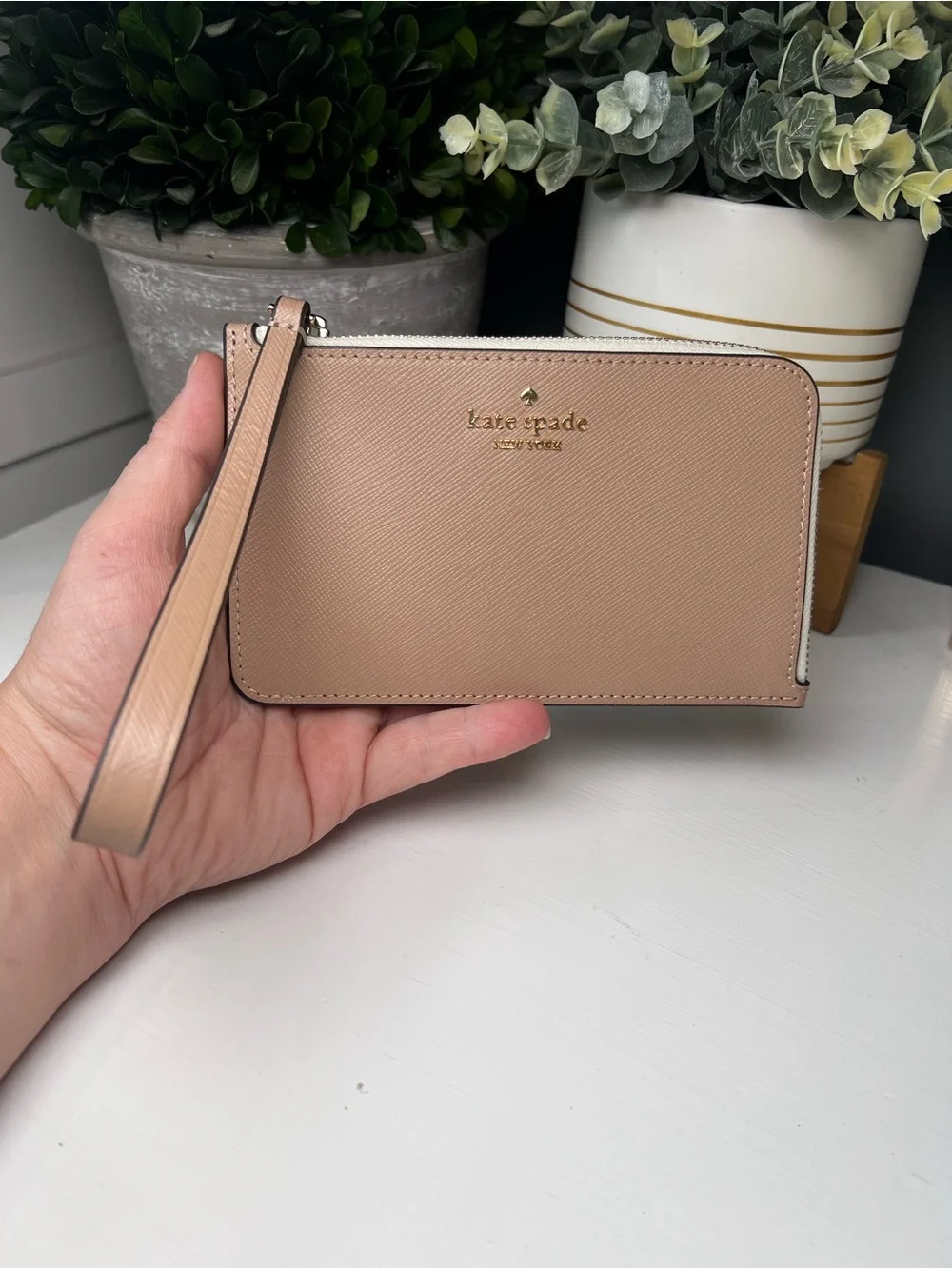 Kate Spade Colorblock Saffiano Wristlet Wallet Taupe Cream Gold Zip Classic